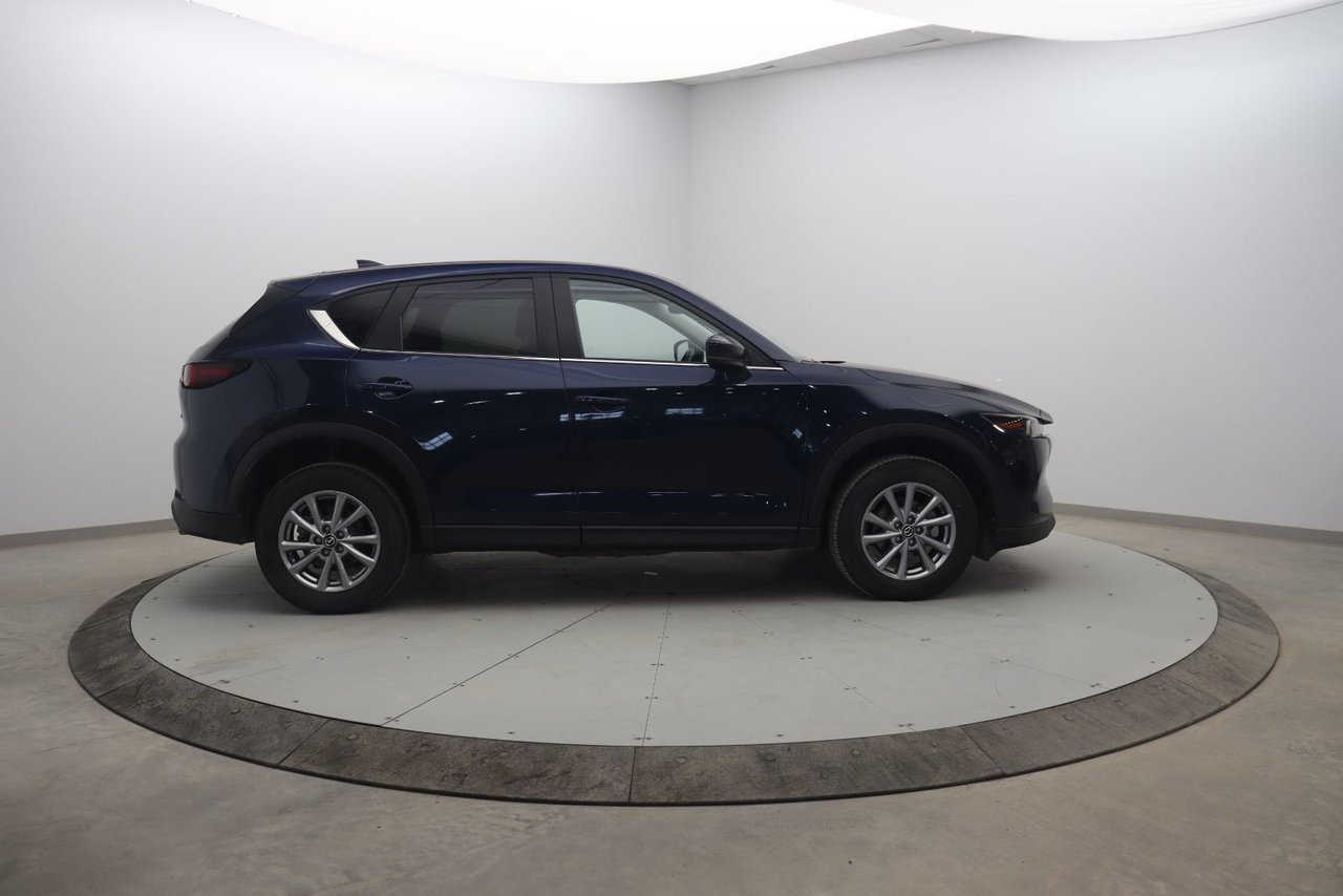 2023 Mazda CX-5 Blue Baie-Comeau - photo #2