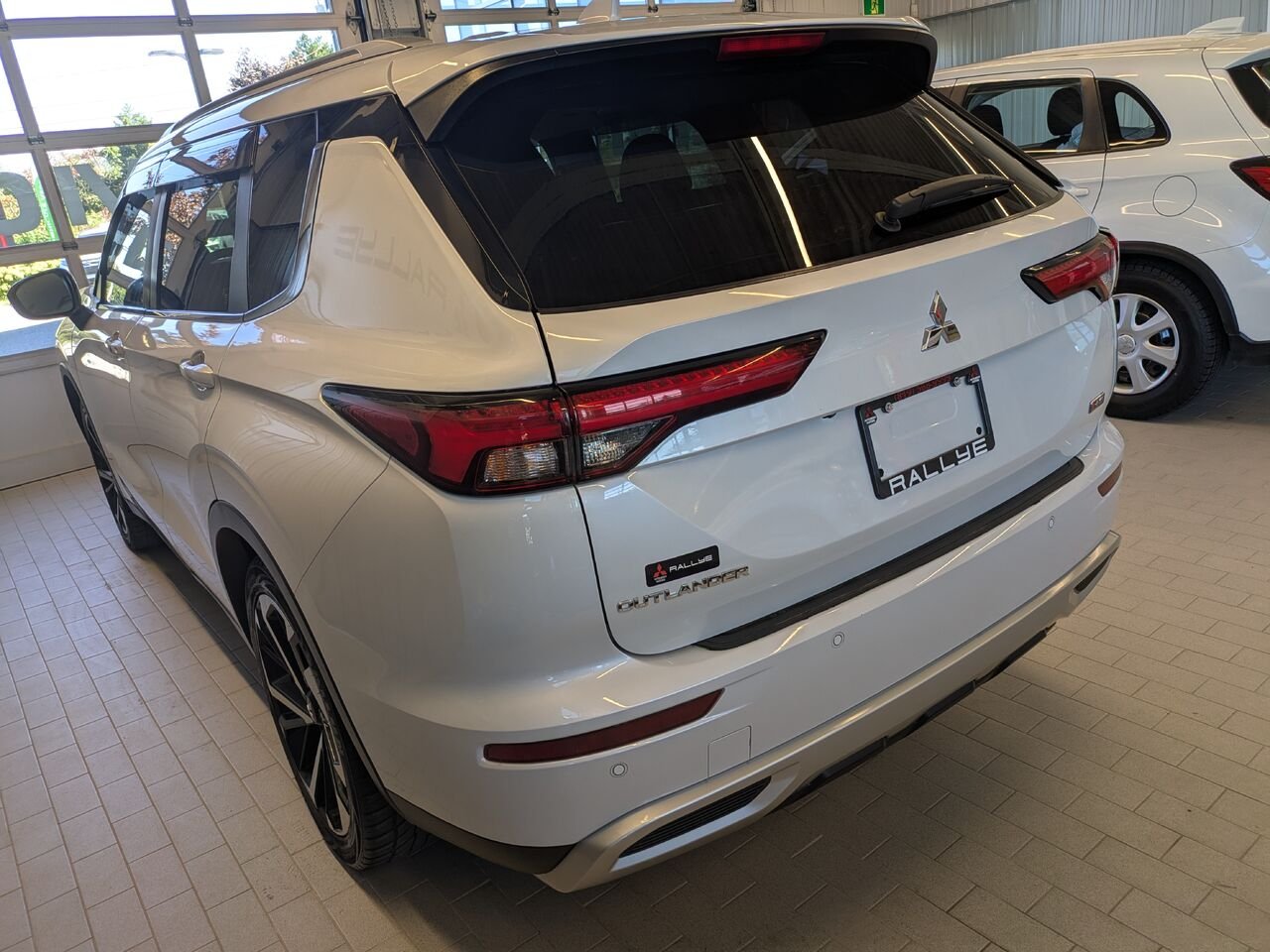 2022 Mitsubishi Outlander White Gatineau - photo #19