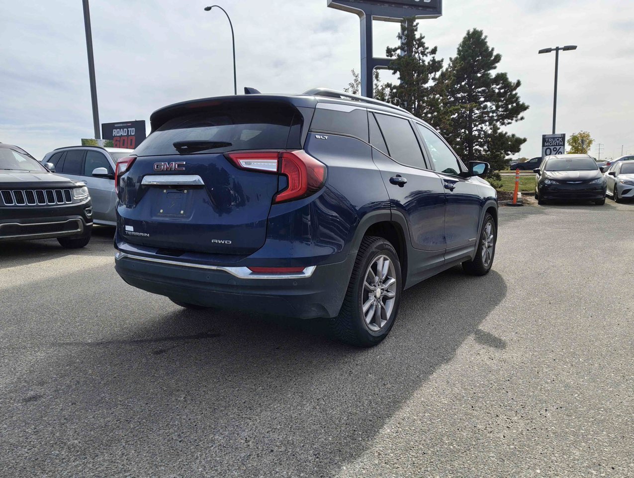 2022 GMC Terrain AWD 4dr SLT Blue Sherwood Park - photo #5