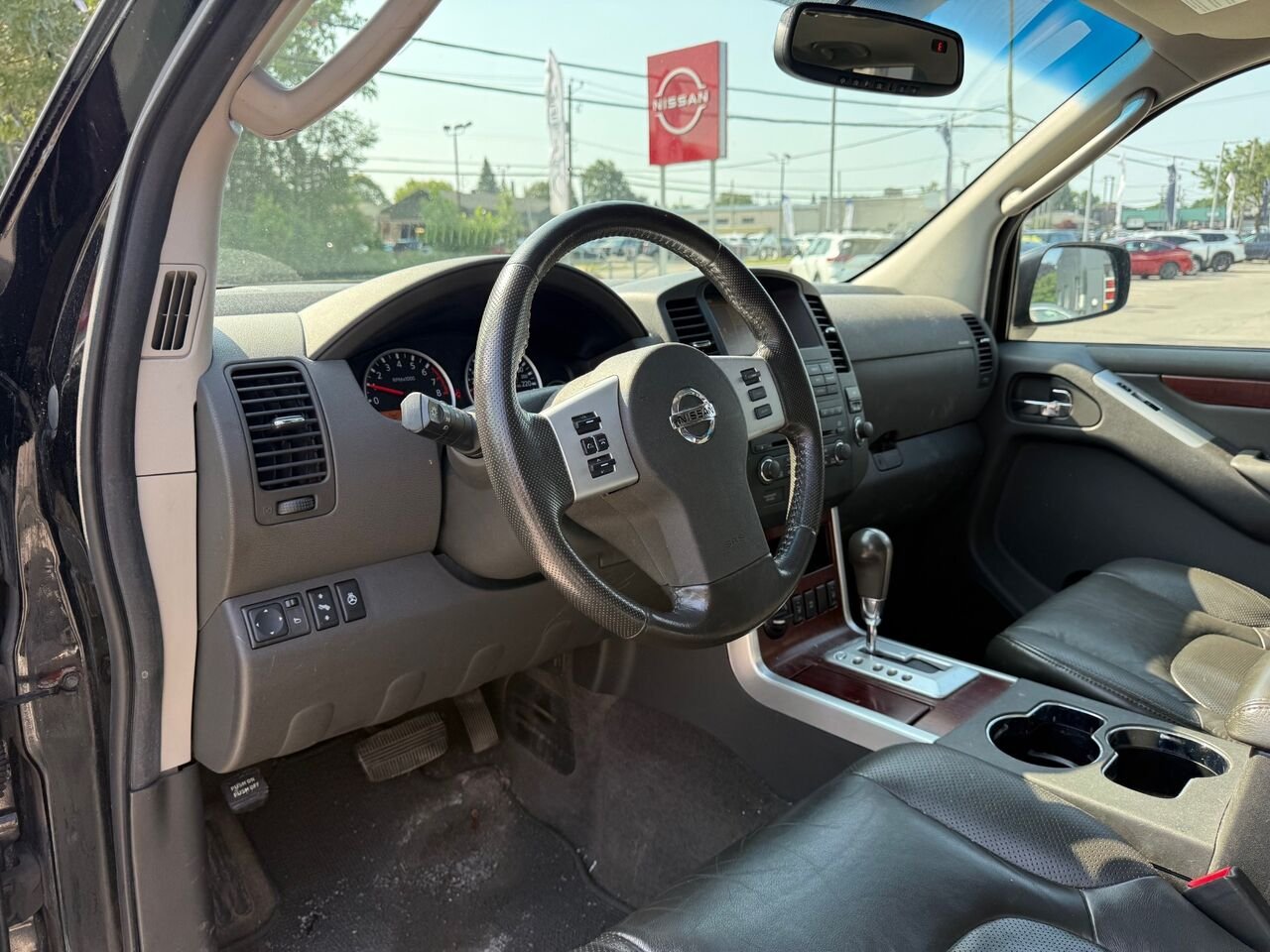 Nissan Pathfinder LE | JAMAIS ACCIDENTÉ✅ 2010 Noir Châteauguay - photo #8