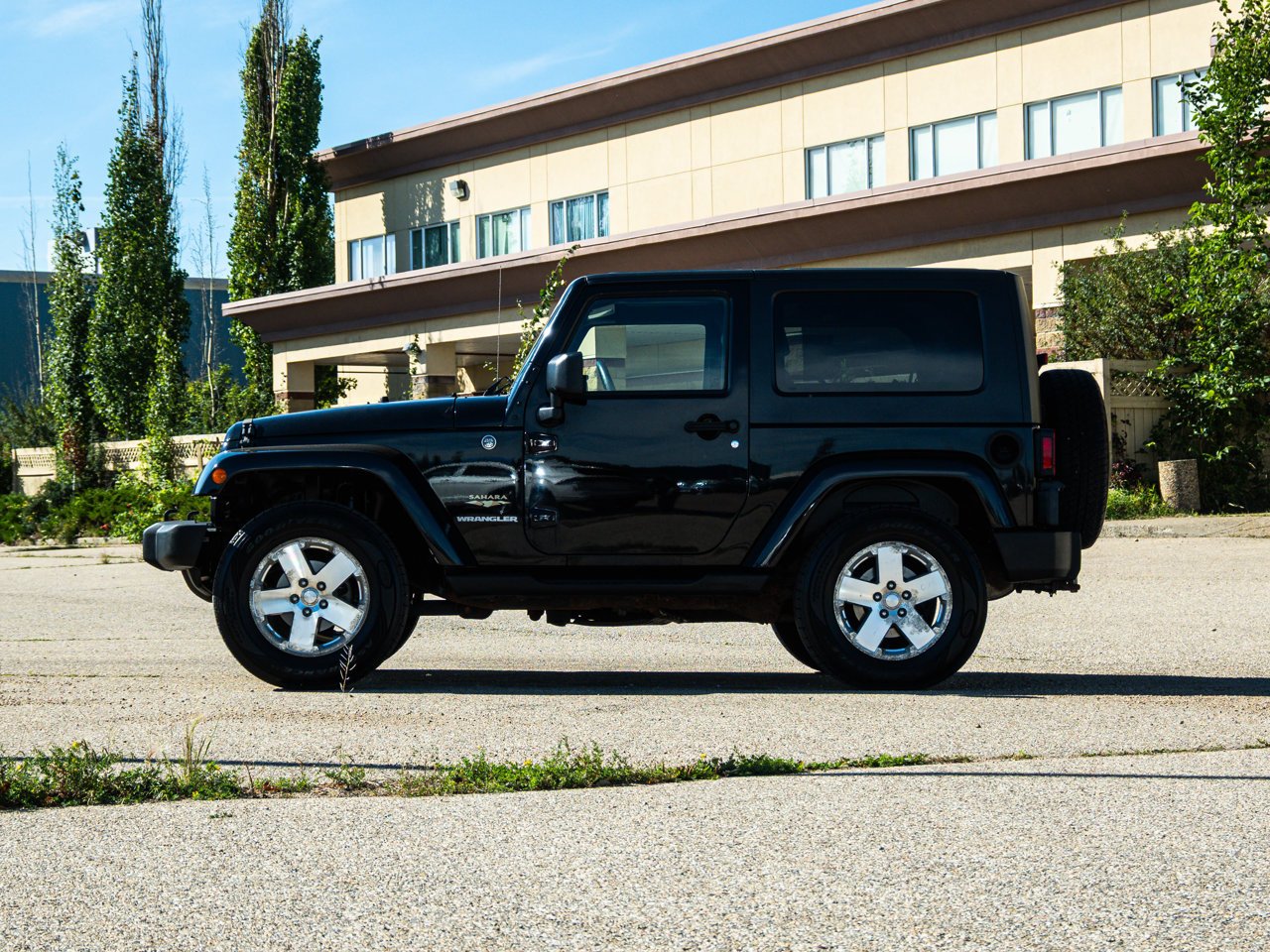 2009 Jeep Wrangler 4WD 2dr Sahara Black Sherwood Park - photo #10