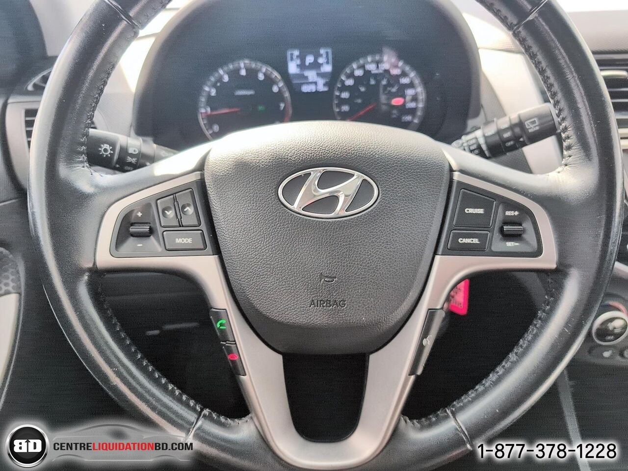 Hyundai Accent GLS | BD0416 2016 Blanc Granby - photo #17