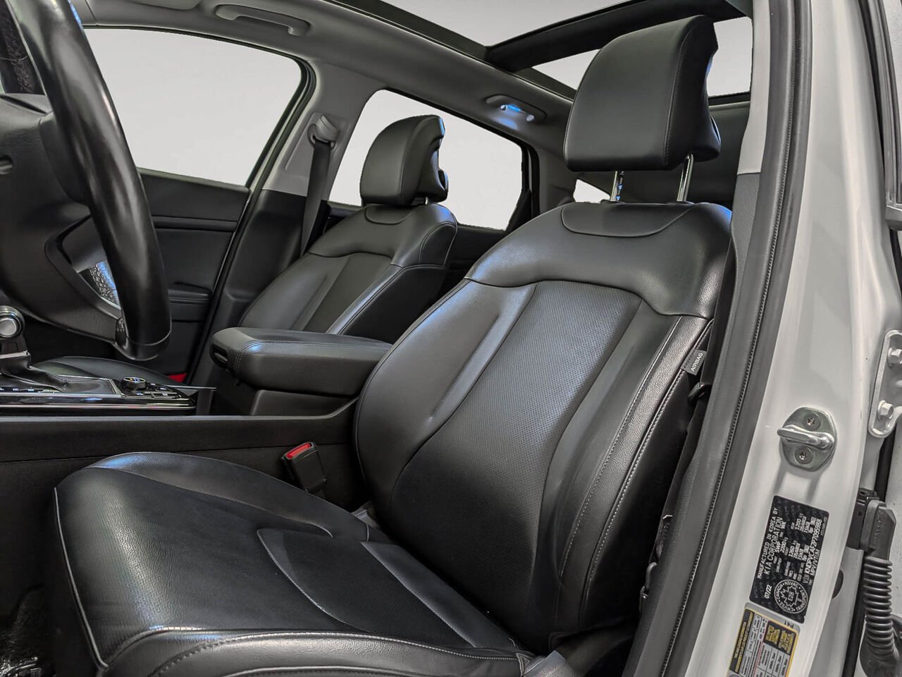 Kia Sportage AWD EX Toit Pano Cuir Sièges et Volant Chauffants 2023 Blanc Sherbrooke - photo #6