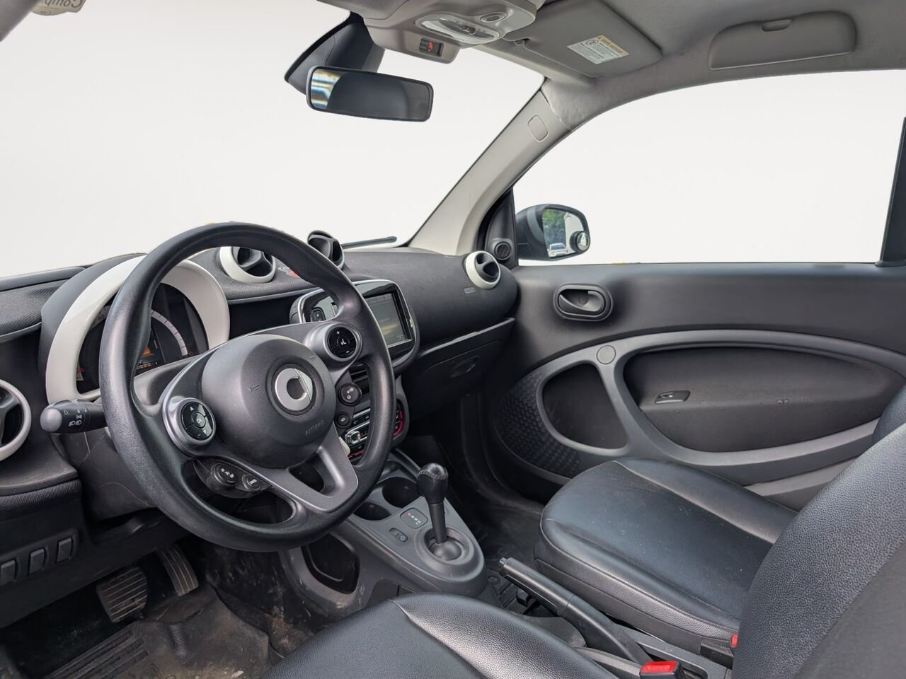 2016 smart fortwo WMEFJ5DA0GK153940 White Sherbrooke - photo #7