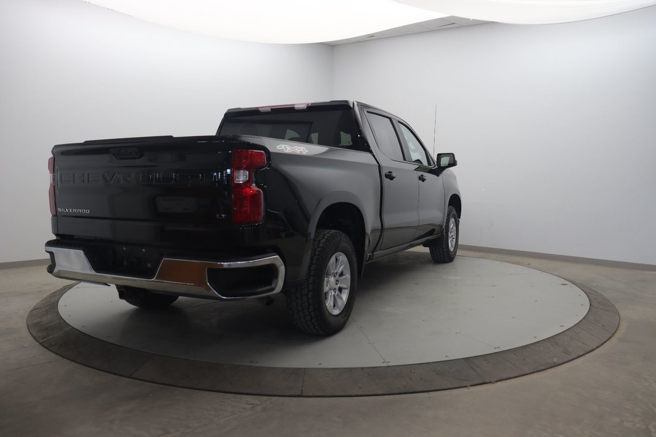 2025 Chevrolet Silverado 1500 LT Black Baie-Comeau - photo #3