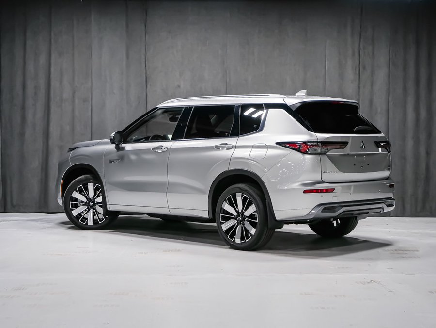 Mitsubishi Outlander PHEV GT 2026 Fini Gris pierre de lune de qualité supérieure