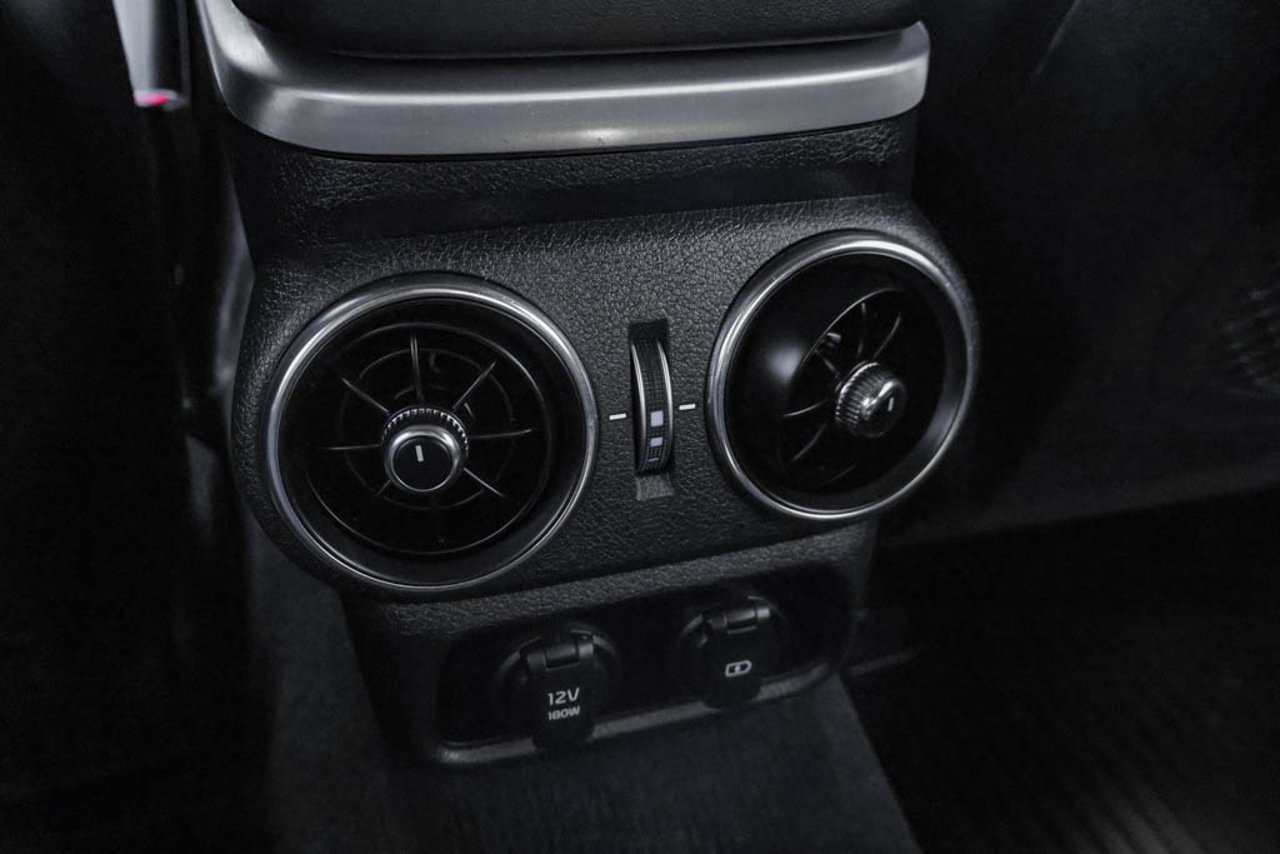 2018 Kia Stinger GT Limited AWD White Sherwood Park - photo #33