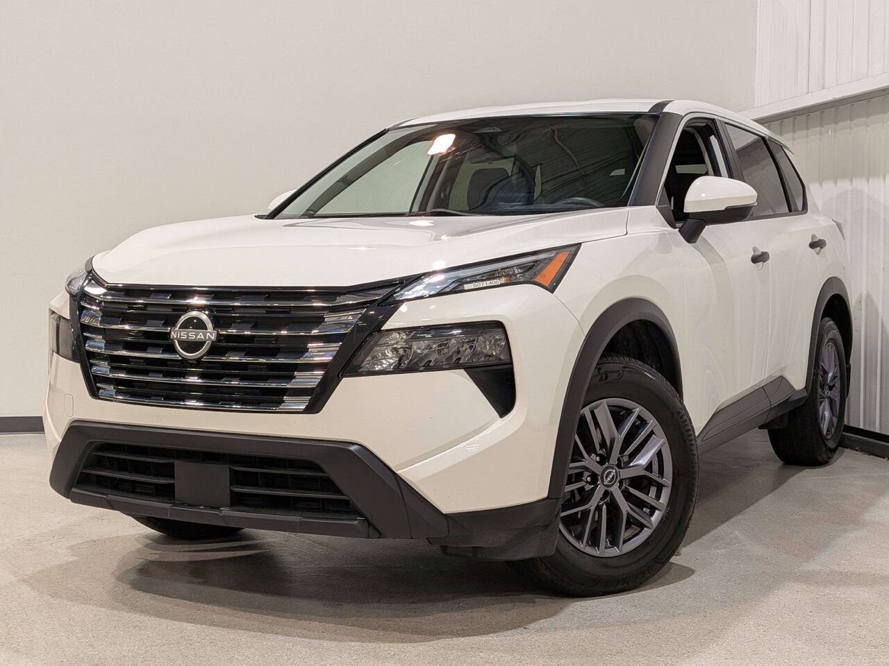 2024 Nissan Rogue AWD S White Val-David - photo #0