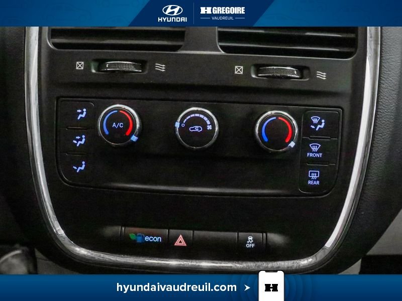 Dodge GR Caravan YA921 | Canada Value Package 2WD 2018 Rouge Laval - photo #26