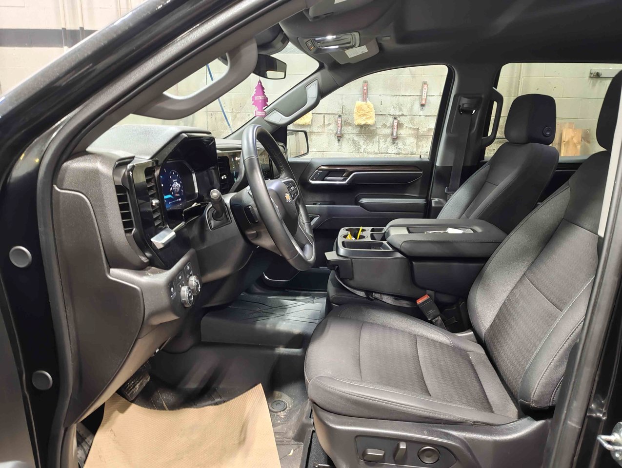 2026 Chevrolet Silverado 1500 4WD Crew Cab 147 LT Black Sherwood Park - photo #7