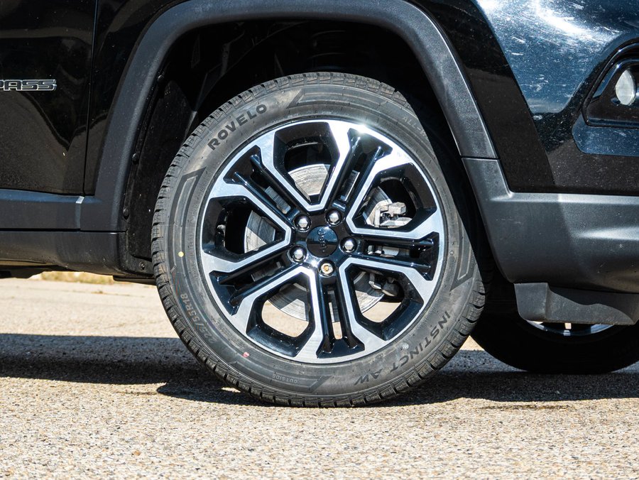2023 Jeep Compass Limited 2.0L | Sunroof Black