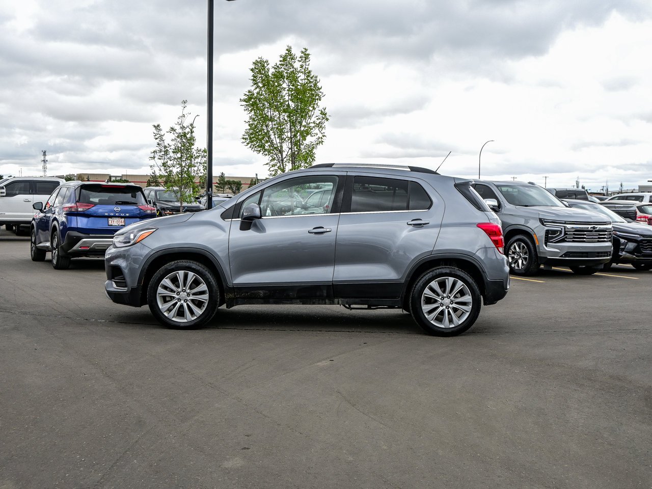 2020 Chevrolet Trax AWD 4dr Premier Grey Sherwood Park - photo #9