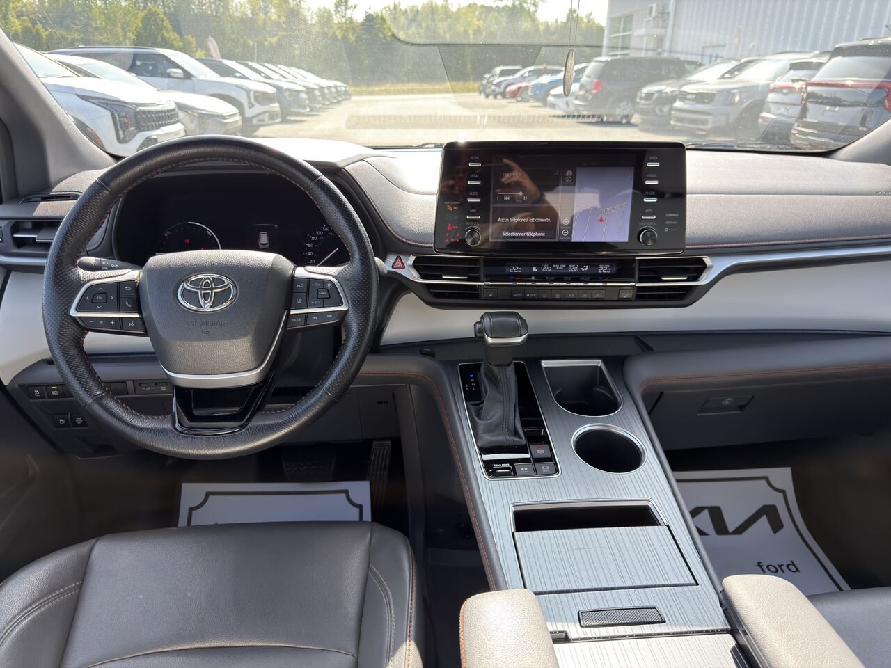 2022 Toyota Sienna Red Thetford Mines - photo #14
