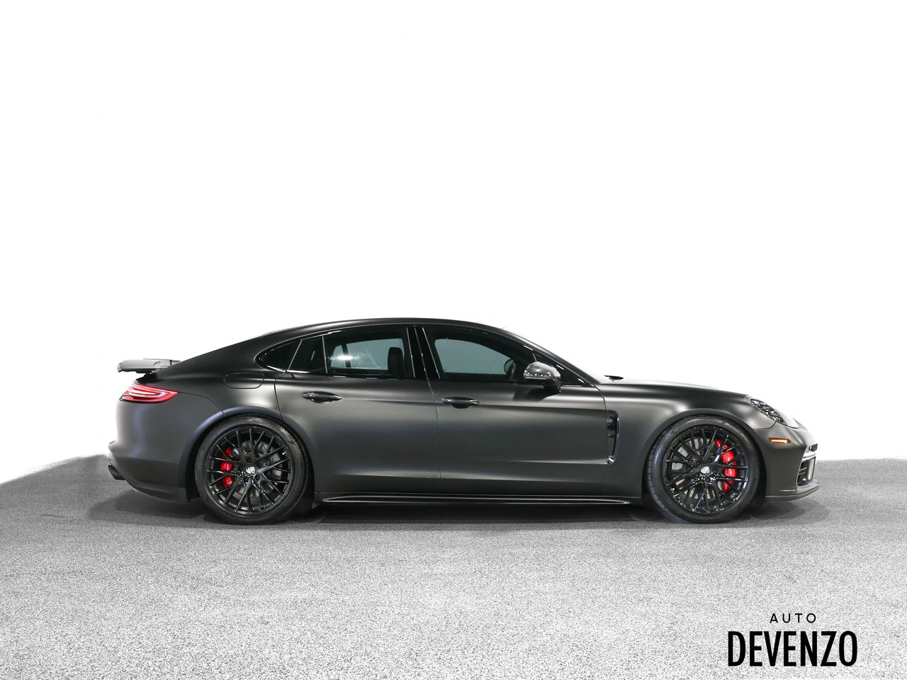 2019 Porsche Panamera Grey Saint-Eustache - photo #2