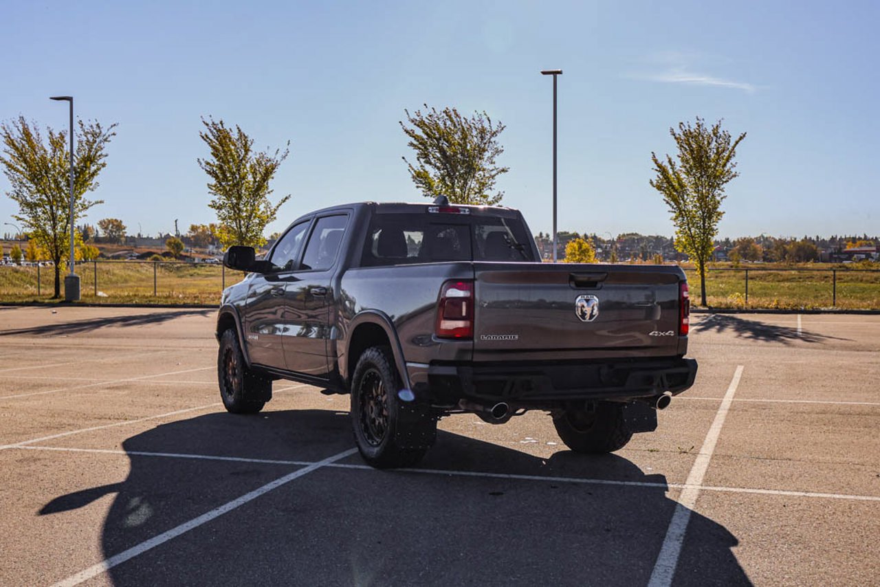 2022 Ram 1500 Laramie 4x4 Crew Cab 5'7 Box Grey Sherwood Park - photo #5