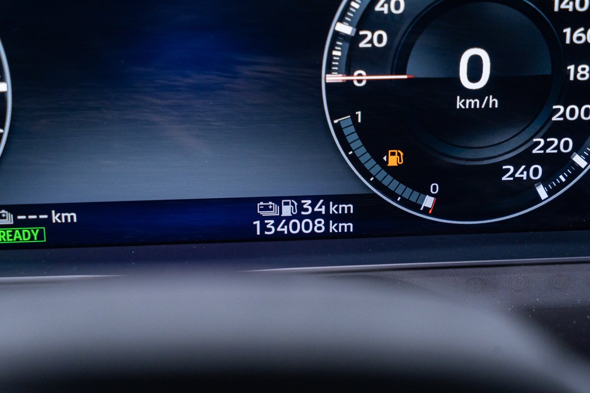 Mitsubishi Outlander PHEV ES PHEV S-AWC 7 PLACES CARPLAY 2023 Gris Montréal - photo #19