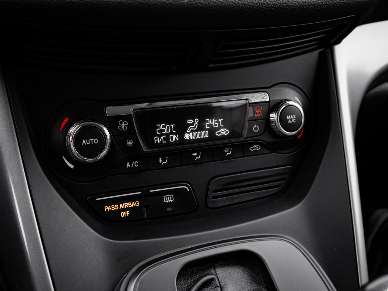 2015 Ford Escape FWD 4dr SE Grey Sherwood Park - photo #23