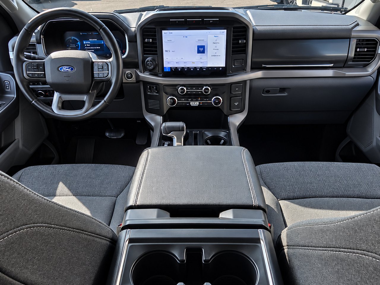 Ford F-150 Lightning XLT 2024 Noir Granby - photo #12