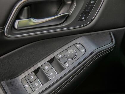 2025 Nissan Rogue 2-Tone Champagne Silver Metallic Blainville - photo #15