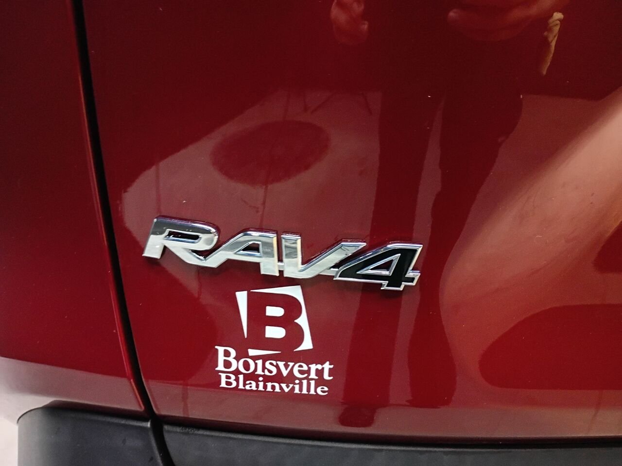 2022 Toyota RAV4 Red Blainville - photo #9