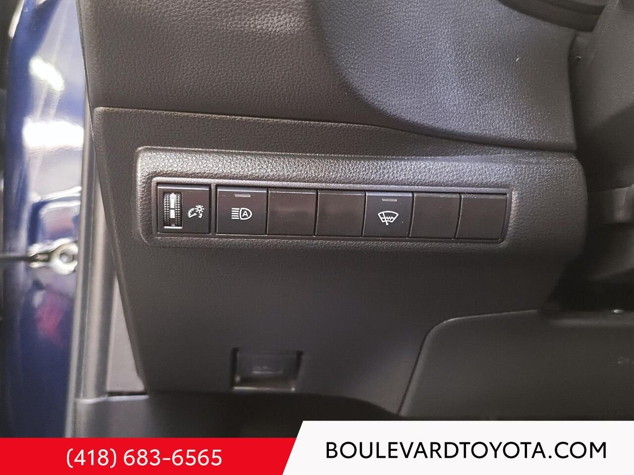 2024 Toyota COROLLA 100592A-40 | SE Blue Québec - photo #8
