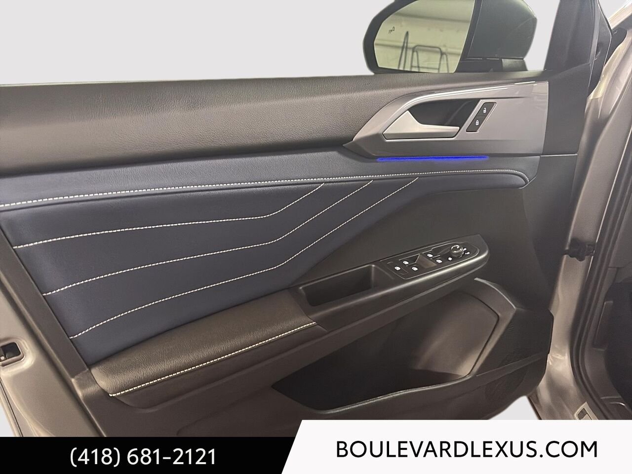 2025 Volkswagen Taos Silver Quebec - photo #7