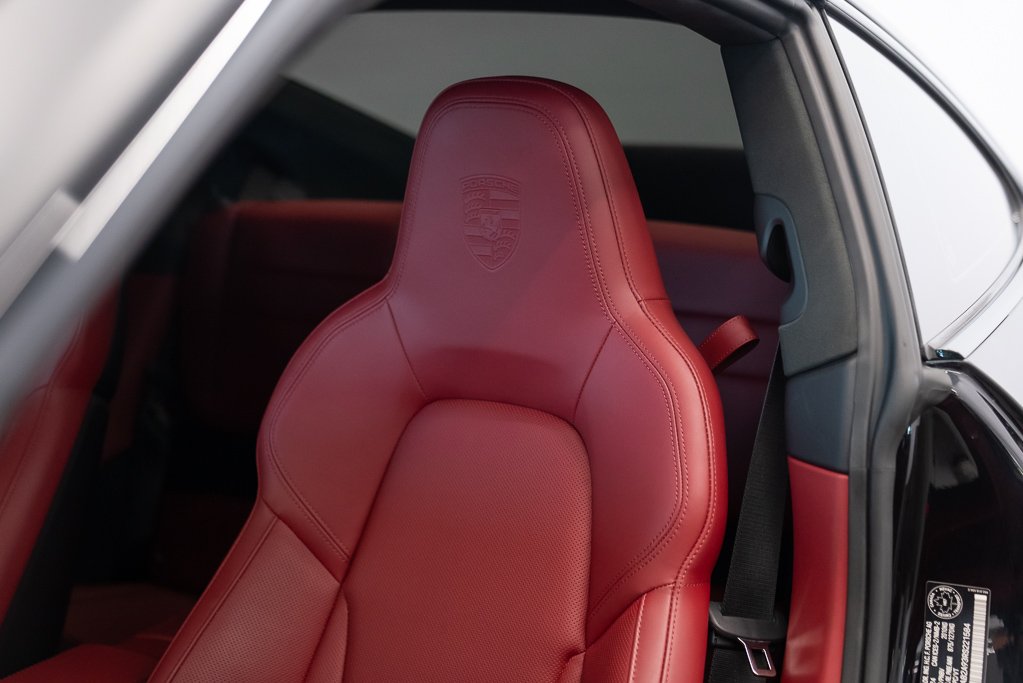 Porsche 911 Carrera 4 GTS 2024 Noir Kirkland - photo #19