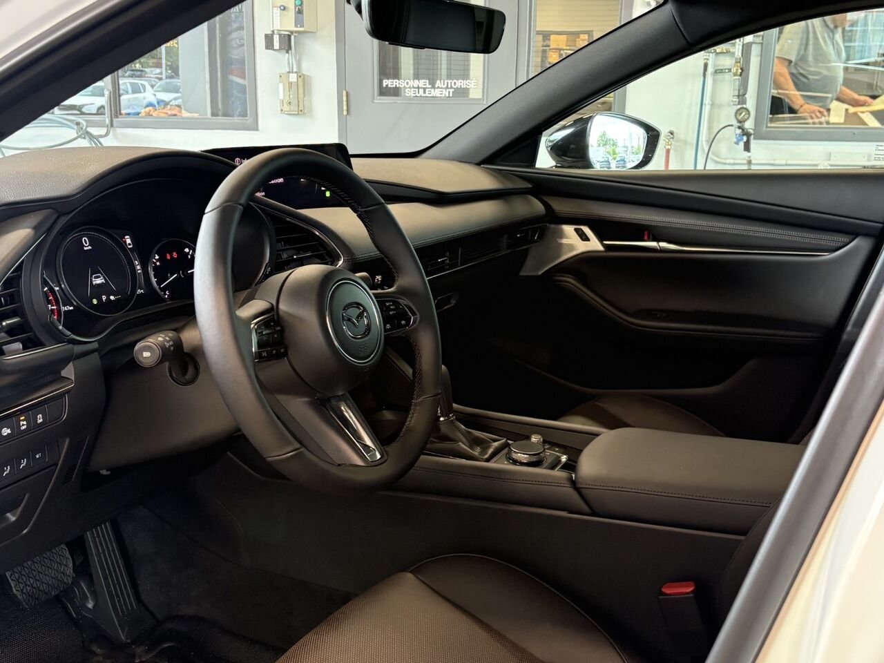 MAZDA Mazda3 Sport GT avec moteur turbo BA TI i-ACTIV 2026 Blanc neige nacré Châteauguay - photo #6