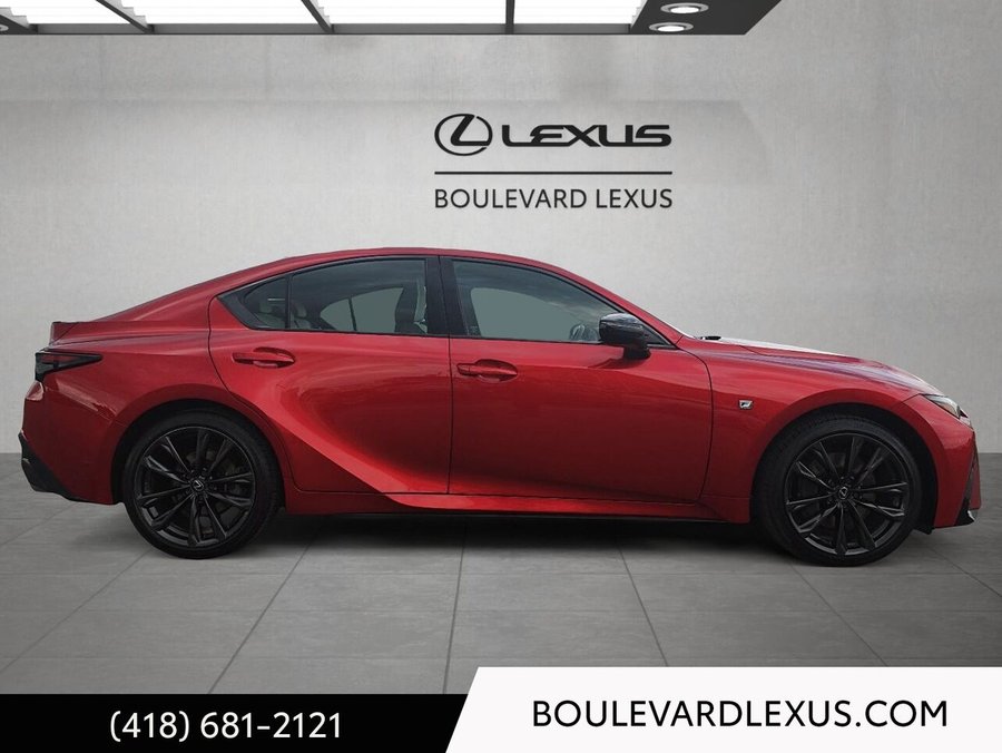 2024 Lexus IS 2024 Red