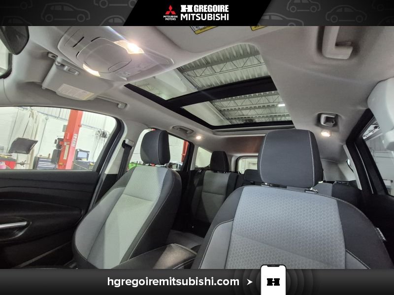 2018 Ford Escape White Laval - photo #15