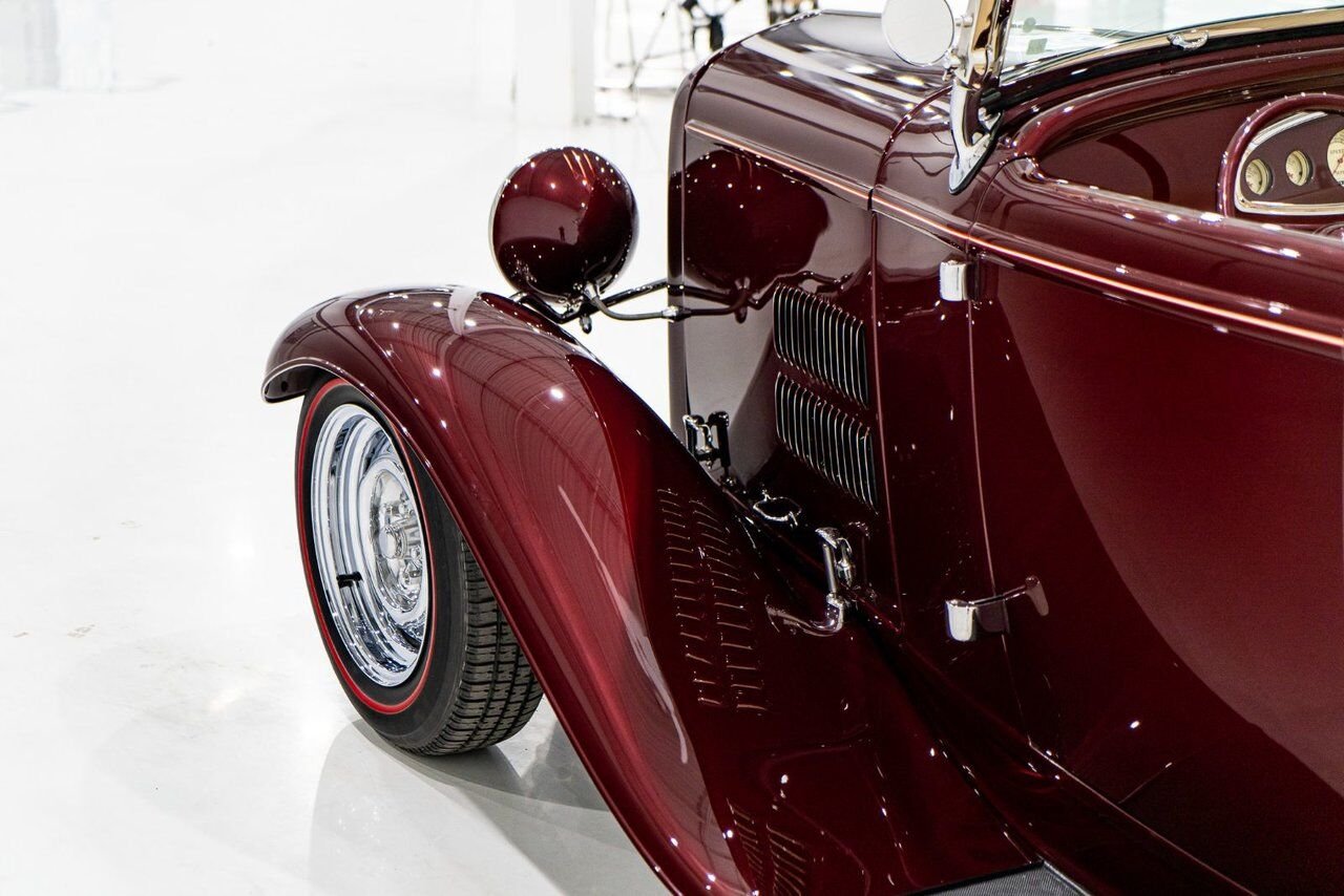 Ford Highboy Lobeck creation spectacular presentation **PRICE IN USD** 1932 Rouge Montréal - photo #5