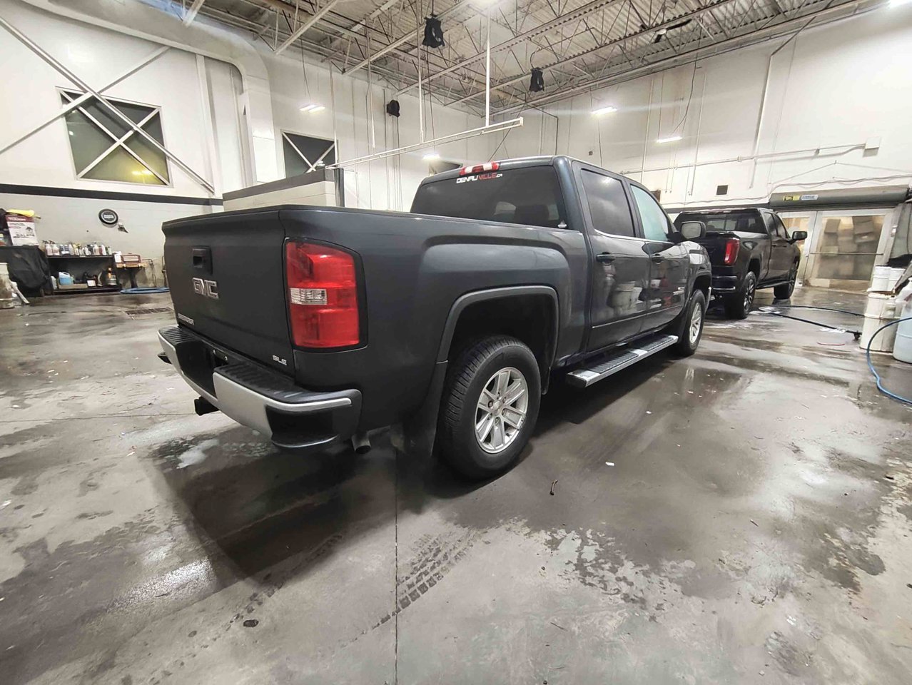 2018 GMC Sierra 1500 4WD Crew Cab 143.5 SLE Grey Sherwood Park - photo #5