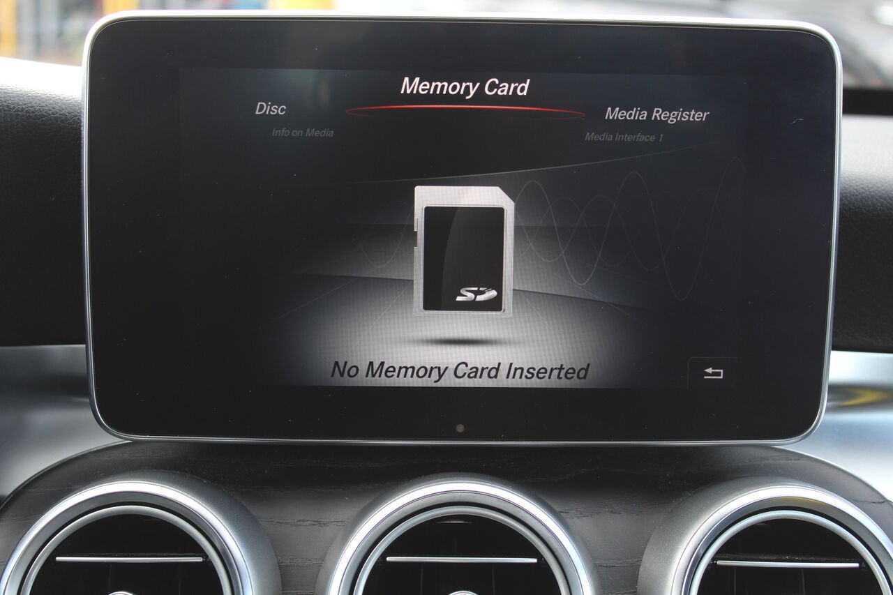 Mercedes-Benz Classe-C VIN: 55SWF4KB3JU264149 2018 Blanc Sainte-Rose - photo #25