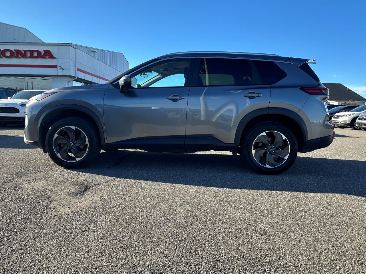 2025 Nissan Rogue SV TI avec ensemble toit ouvrant gray Matane - photo #1