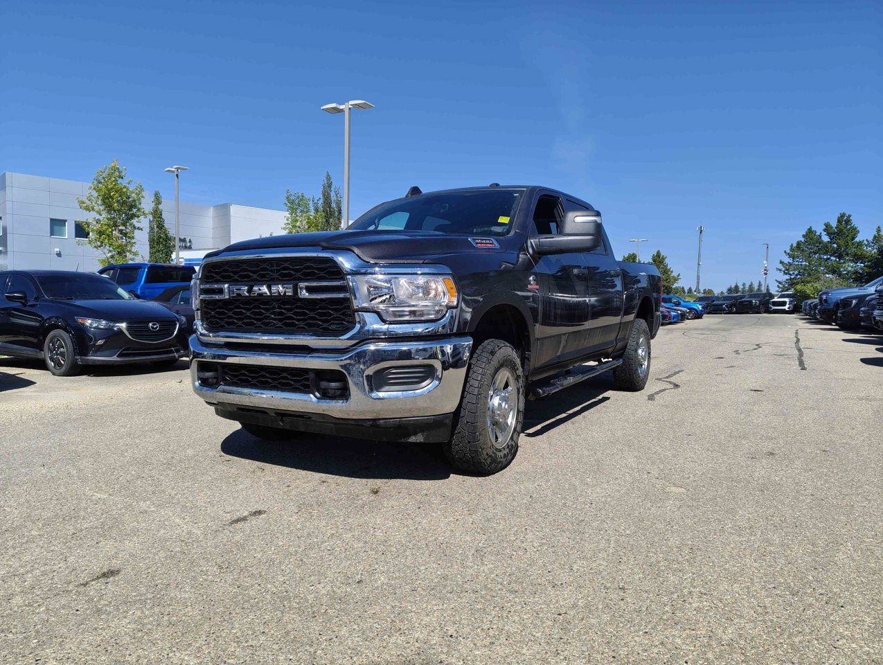 2024 Ram 3500 Tradesman 4x4 Crew Cab 6'4 Box Grey Sherwood Park - photo #3