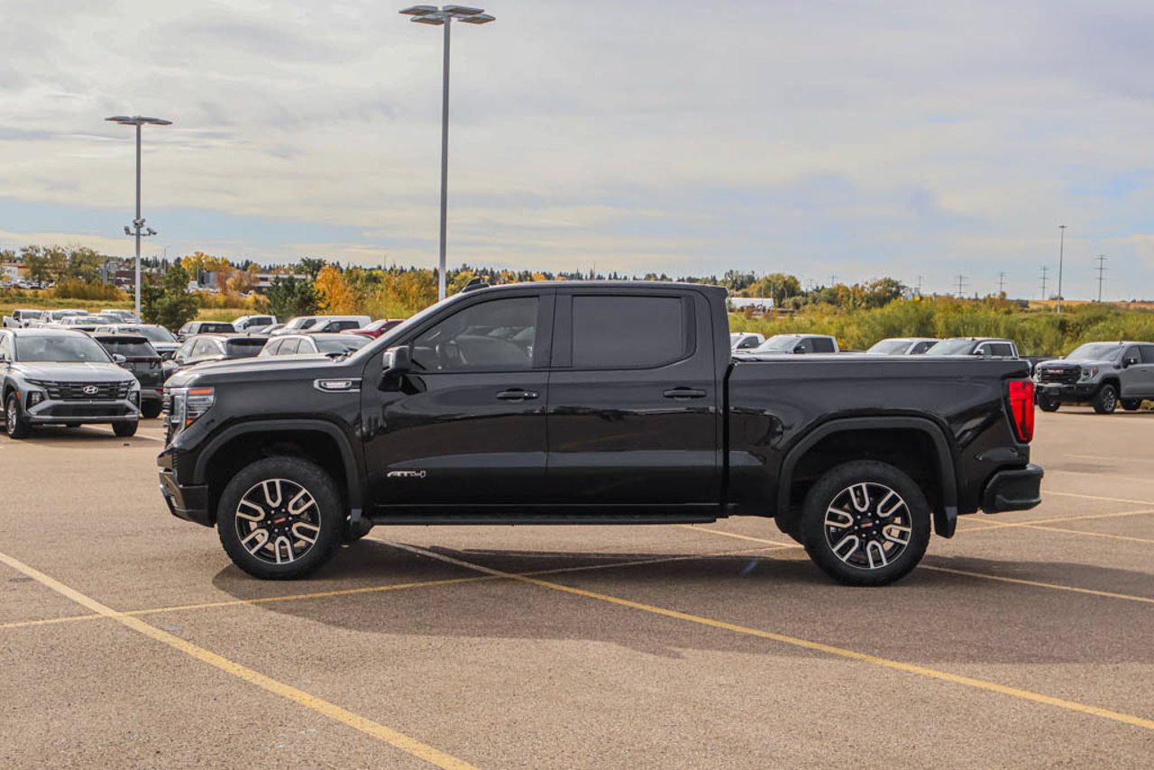2022 GMC Sierra 1500 4WD Crew Cab 147 AT4 Black Sherwood Park - photo #4