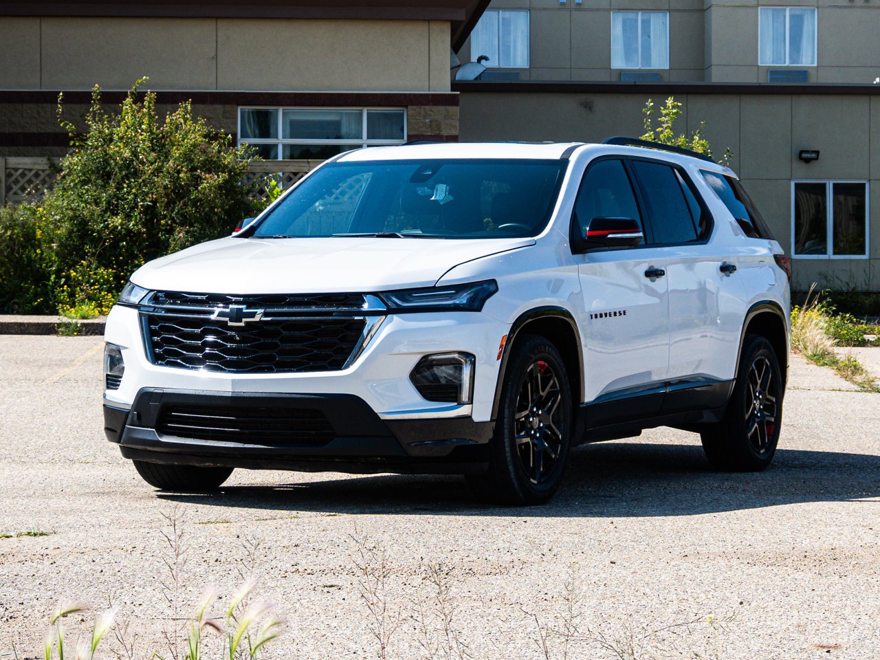 2023 Chevrolet Traverse AWD 4dr Premier White Sherwood Park - photo #3