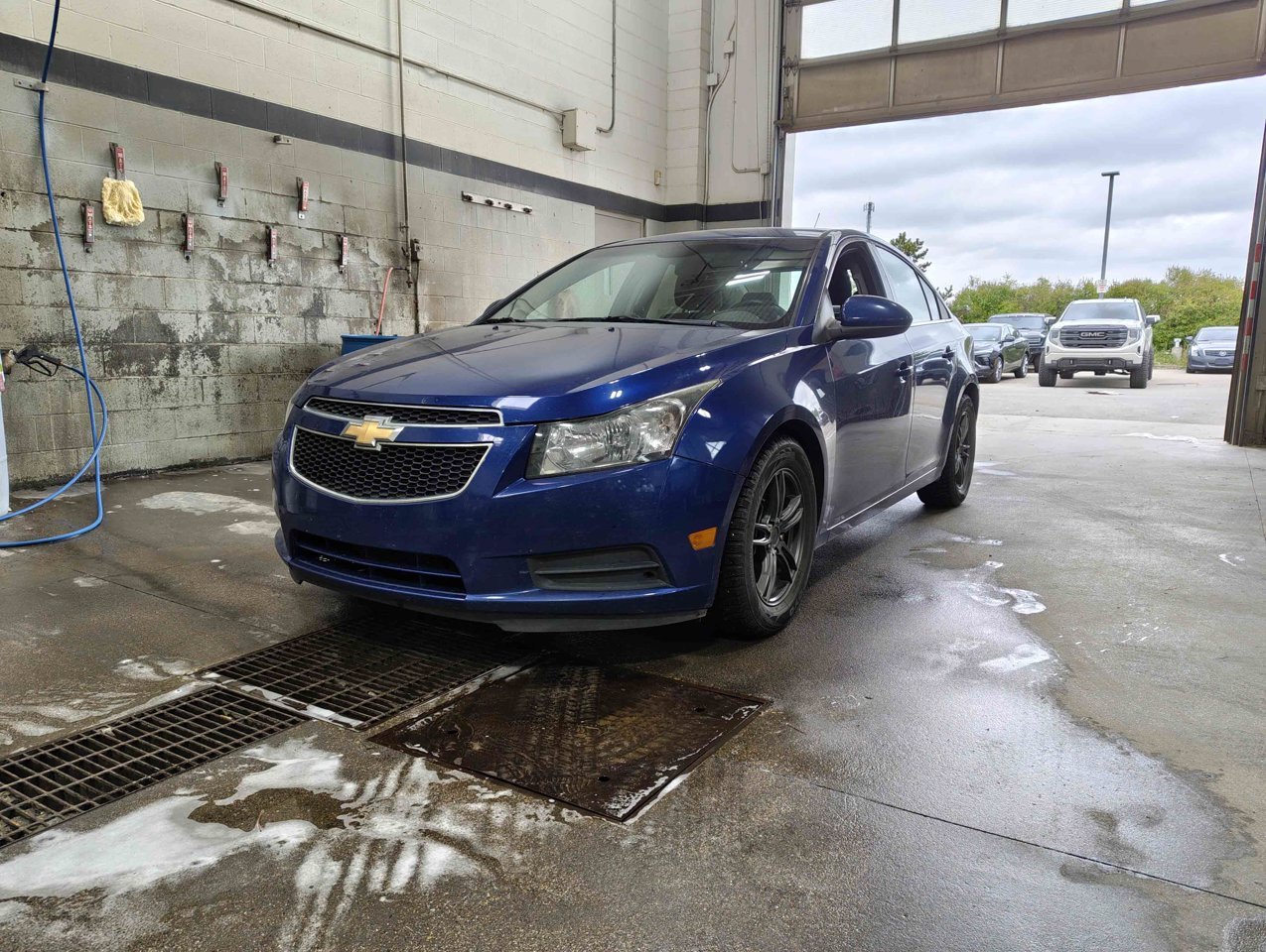 2012 Chevrolet Cruze 4dr Sdn LT Turbo+ w/1SB Blue Sherwood Park - photo #3