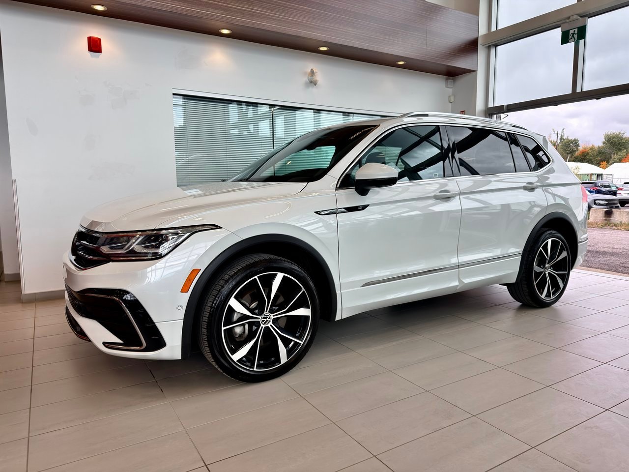 Volkswagen Tiguan 2024 Blanc Notre-Dame-des-Prairies - photo #2