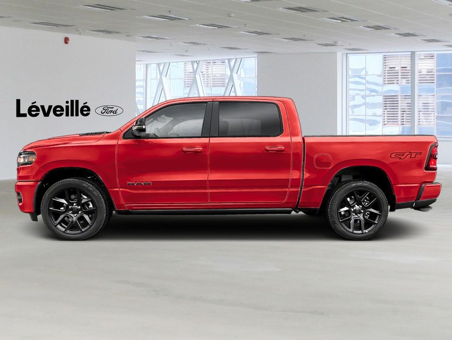 2026 RAM 1500 Sport cabine d'équipe 4x4 caisse de 5 pi 7 po Molten Red Pearl