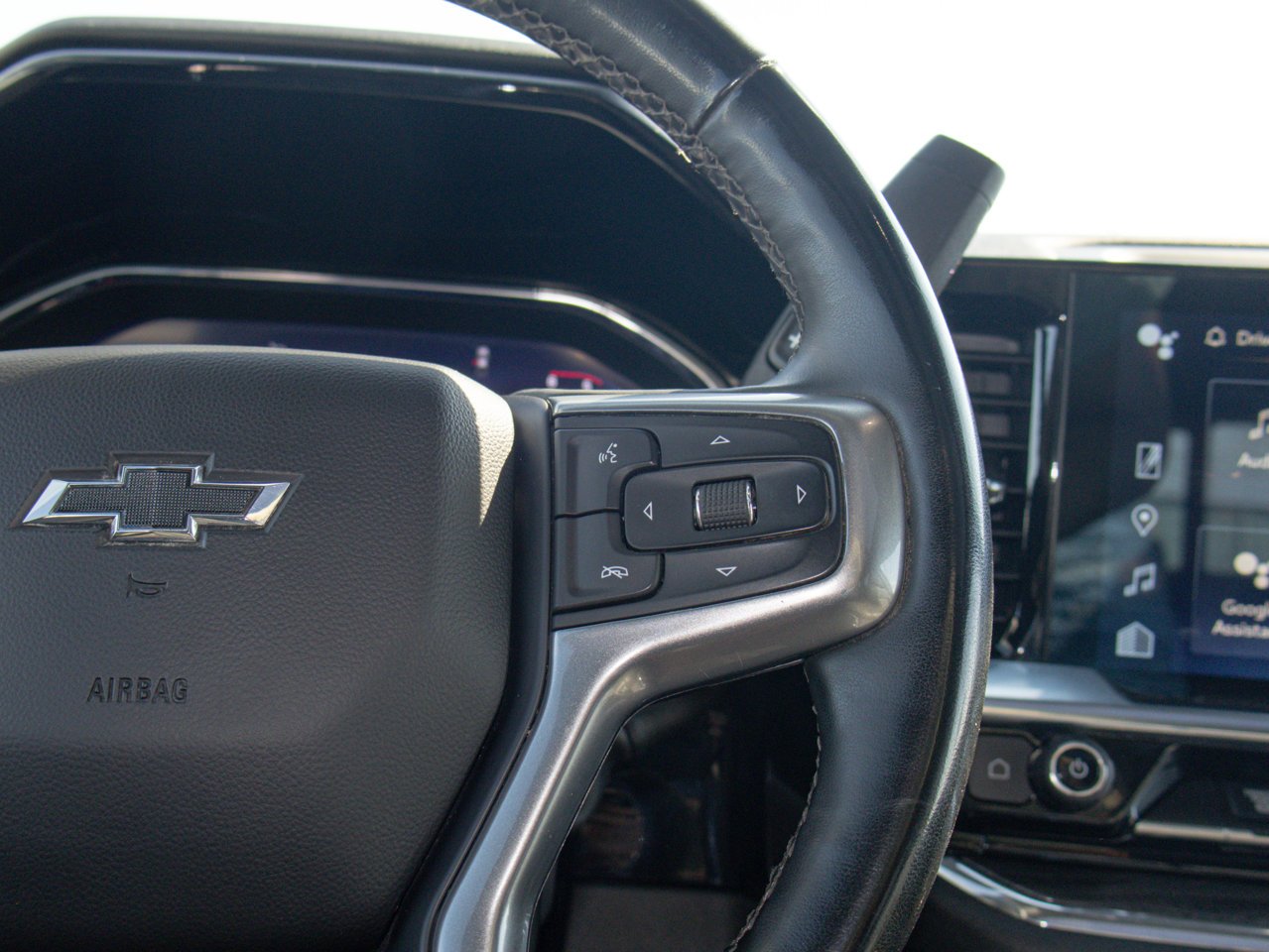 2024 Chevrolet Silverado 2500HD 4WD Crew Cab 159 LTZ White Sherwood Park - photo #25