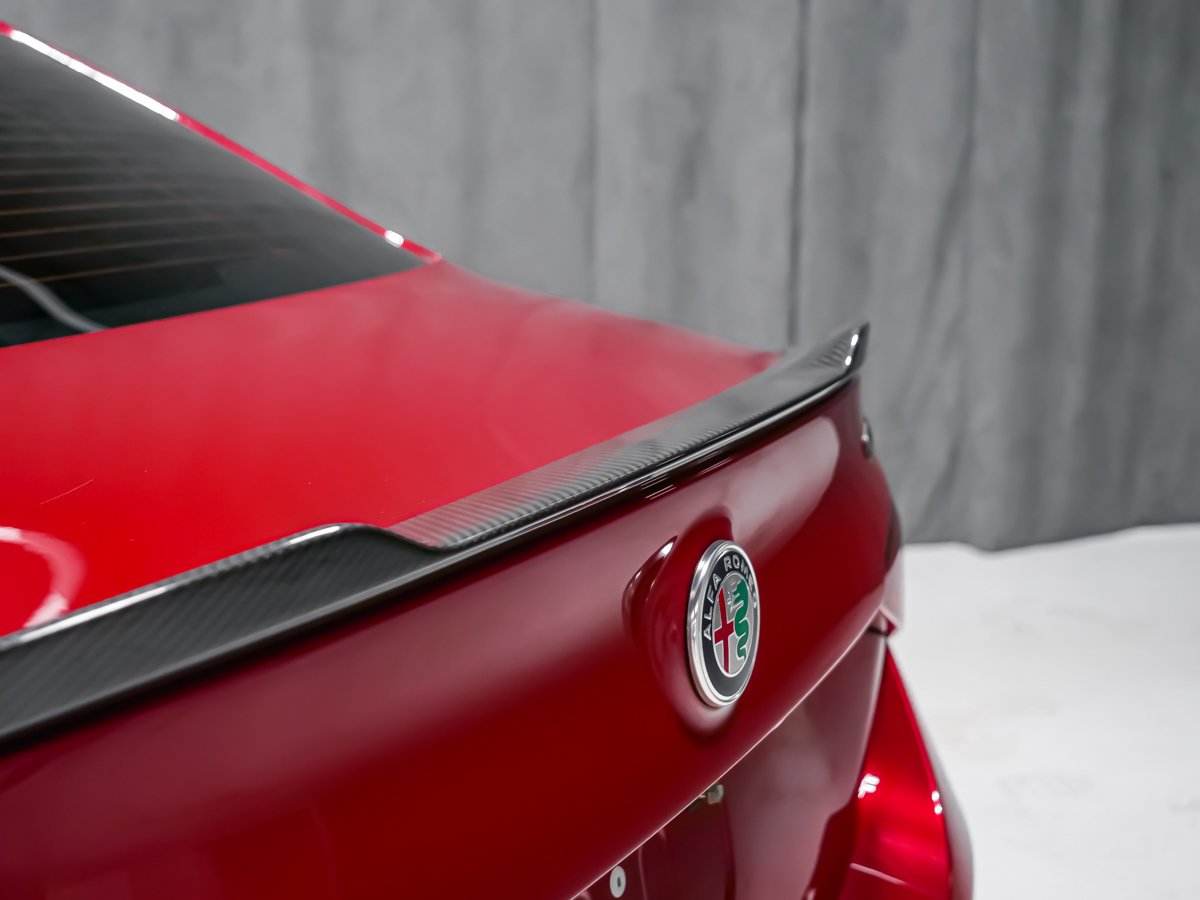 Alfa Romeo Giulia QUADRIFOGLIO CARBON TOIT CARBONE ASSIST CONDUITE 2021 Rouge Montréal - photo #11