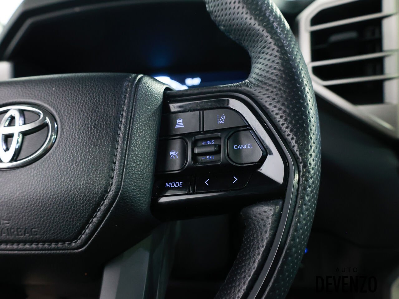 2024 Toyota Tundra Grey Saint-Eustache - photo #16