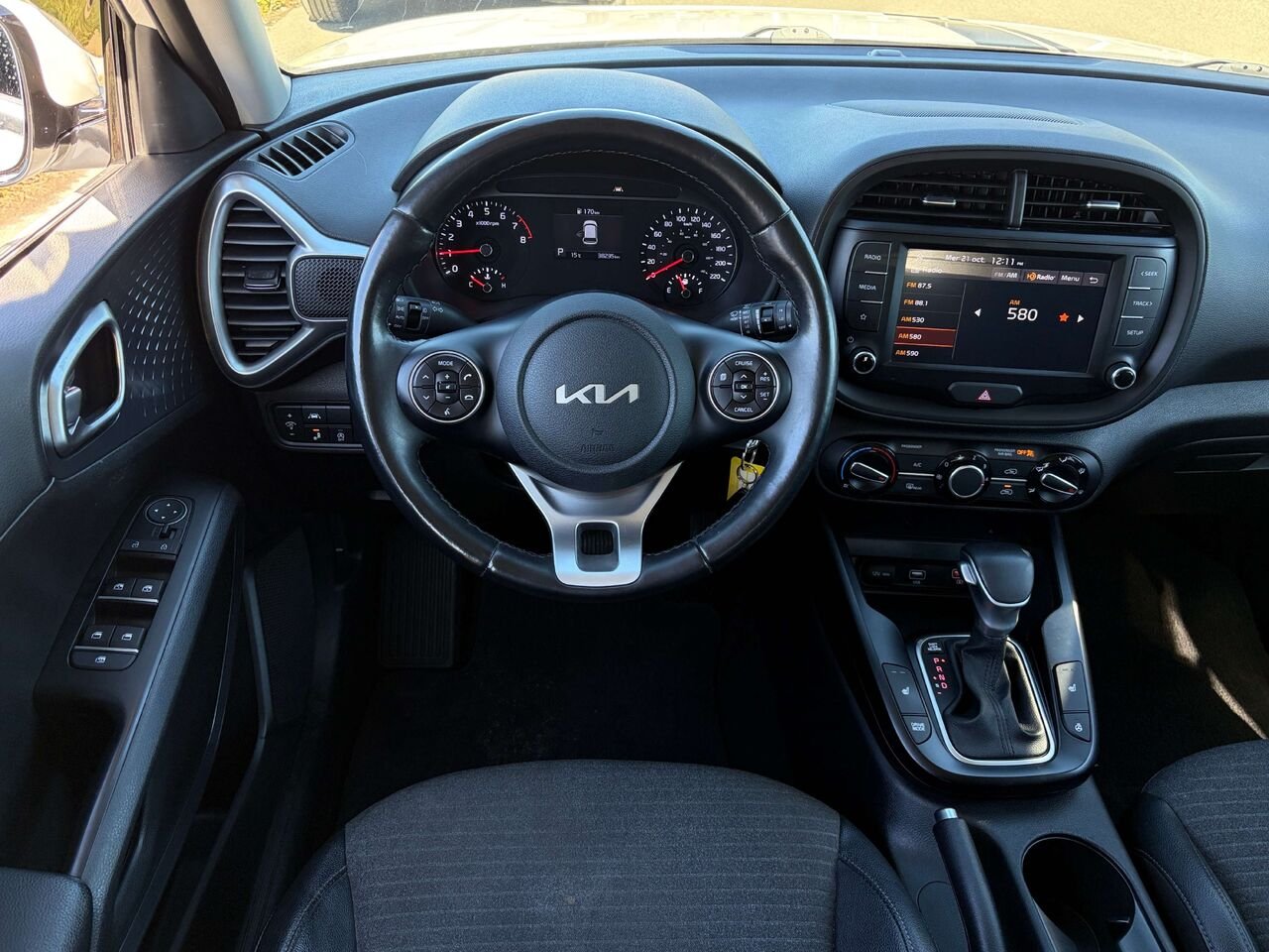 2022 Kia Soul White Gatineau - photo #13