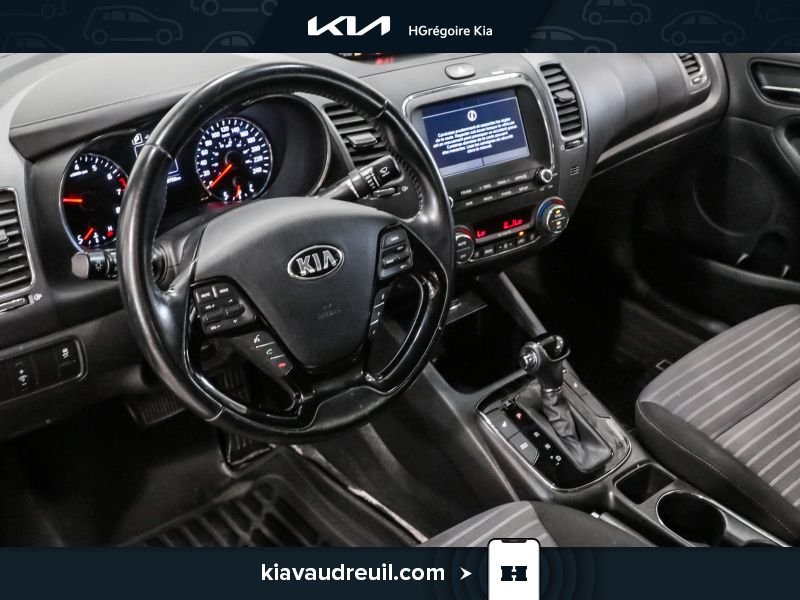2017 Kia Forte Red Laval - photo #8