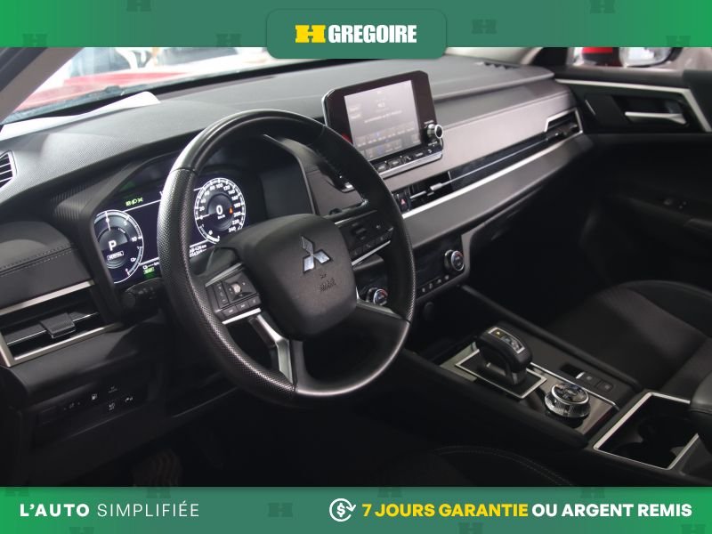 2023 Mitsubishi Outlander Plug-In Hybrid Red Blainville - photo #20