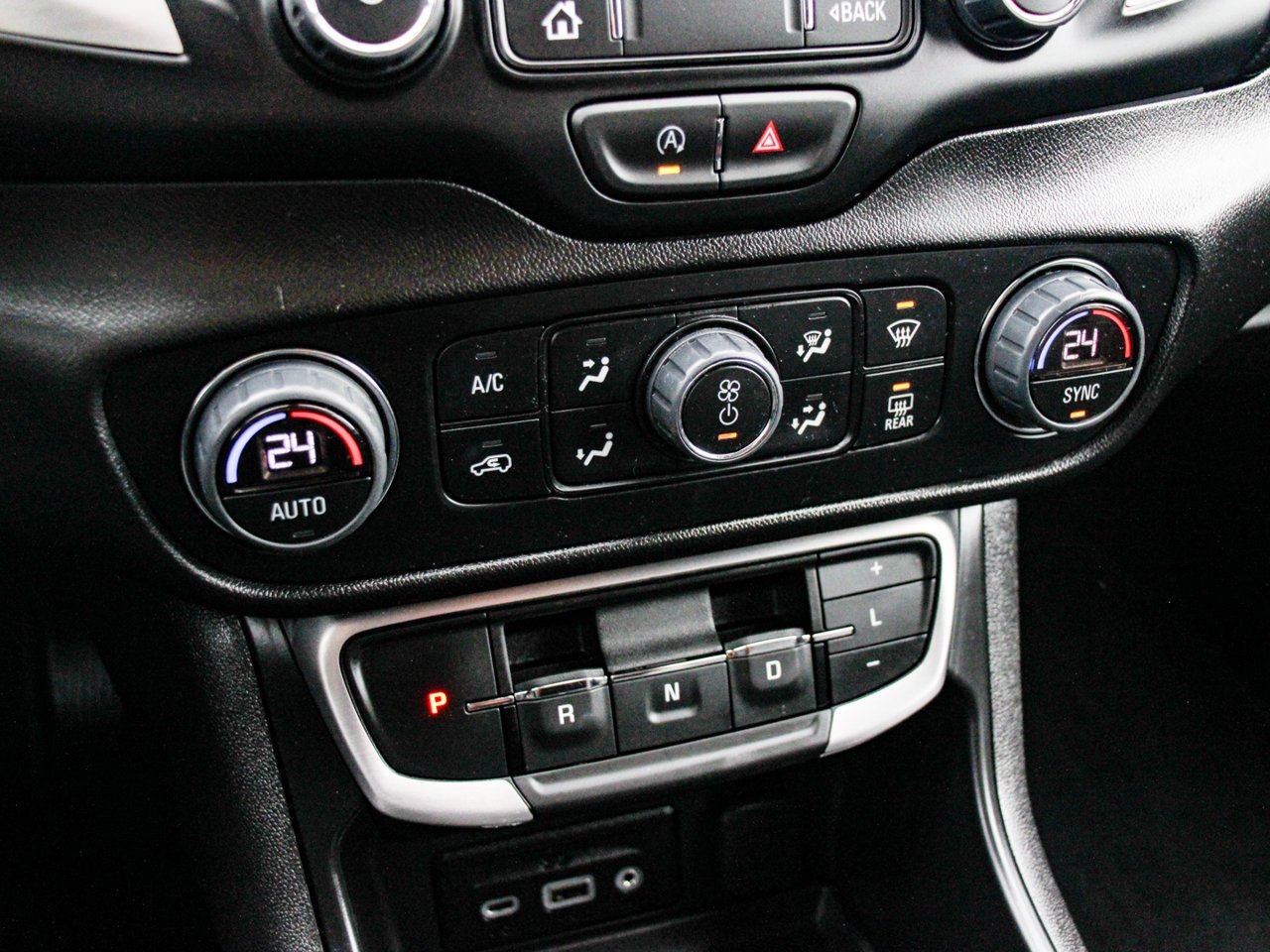 2023 GMC Terrain AWD 4dr SLT Red Sherwood Park - photo #27
