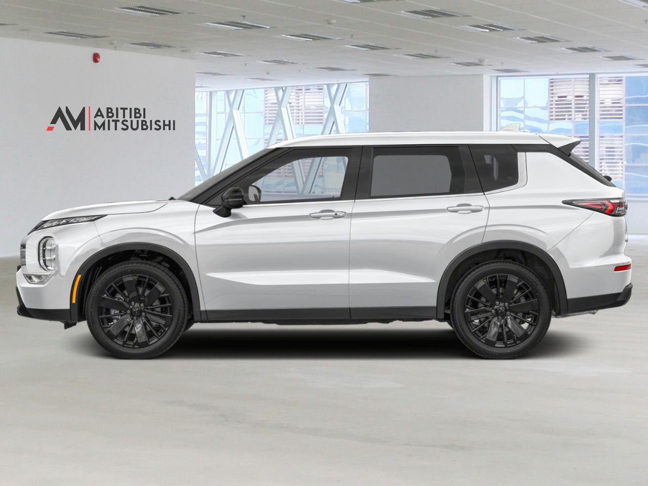 2026 MITSUBISHI Outlander White Diamond Amos - photo #1