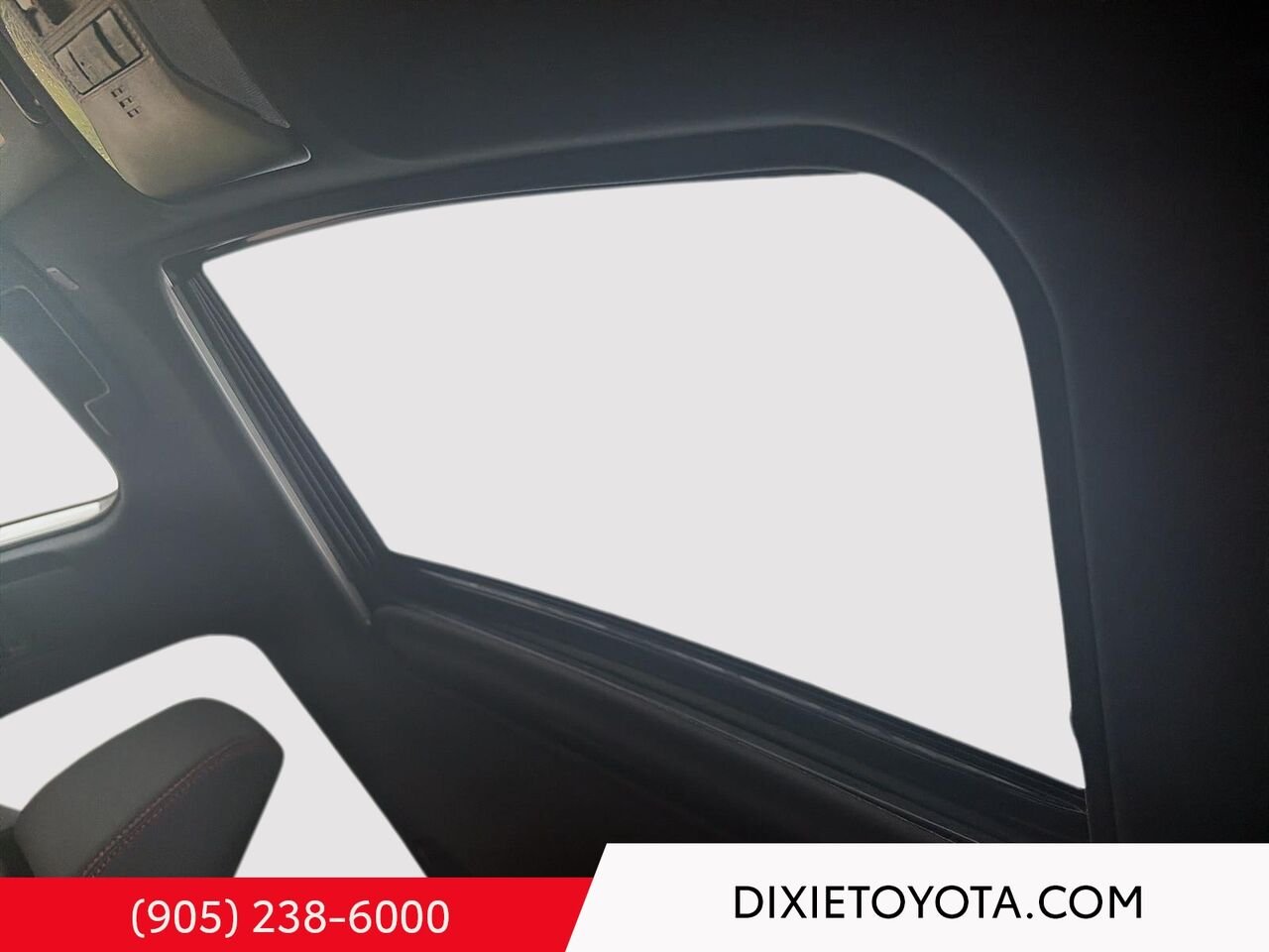 2024 Toyota RAV4 Prime PRIME SE AWD / PLUG-IN HYBRID / HEATED SEATS / MOONROOF / ALLOY WHEELS / CARPLAY AND ANDROID AUTO Silver Mississauga - photo #10
