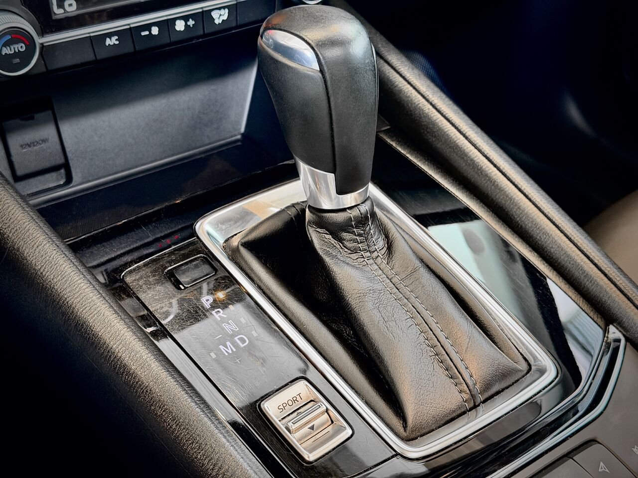 2022 Mazda CX-5 Black Notre-Dame-des-Prairies - photo #29